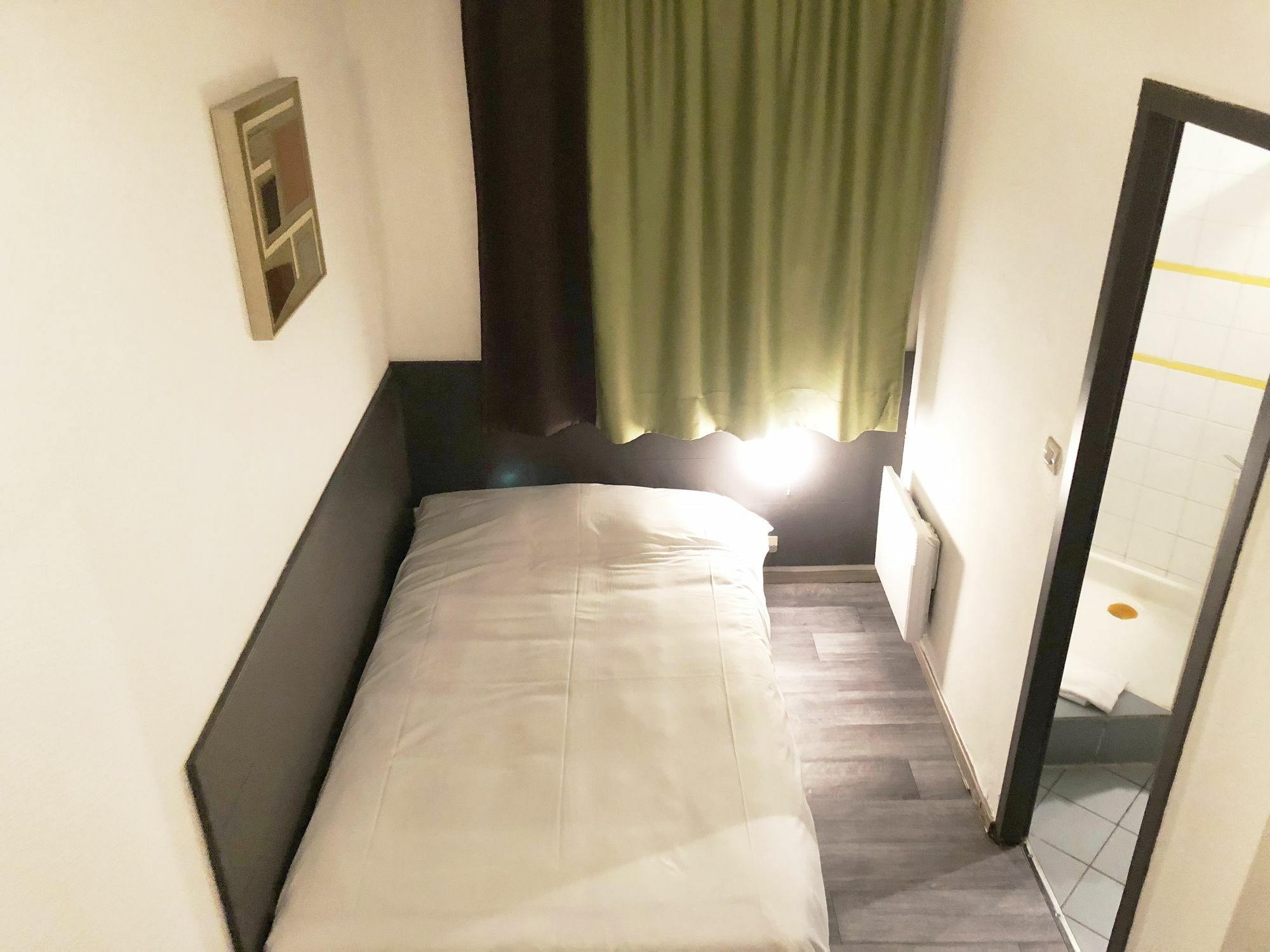 Hotel 25 Монтелимар Экстерьер фото