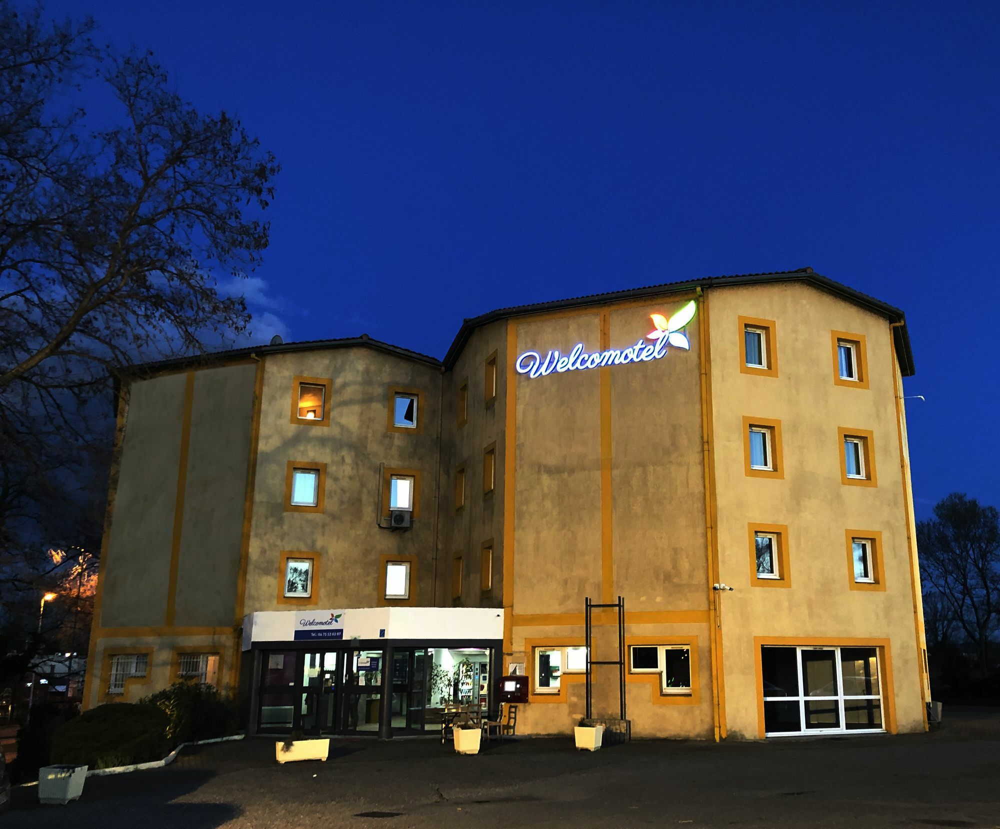 Hotel 25 Монтелимар Экстерьер фото
