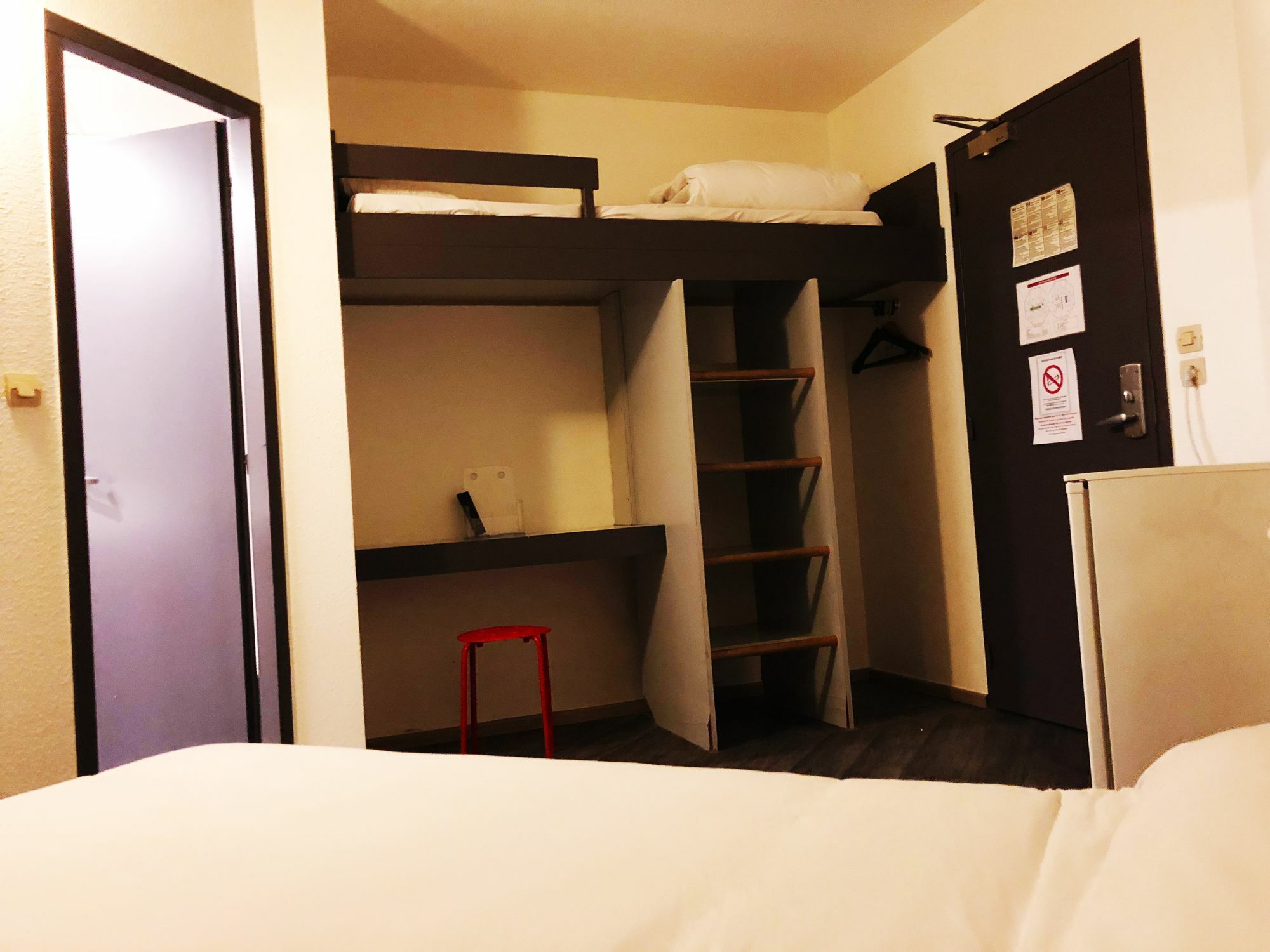 Hotel 25 Монтелимар Экстерьер фото